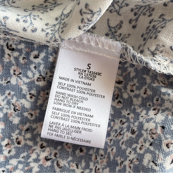 Paper Crane Dainty Floral Chiffon Side Tie Top - Picture 8 of 9